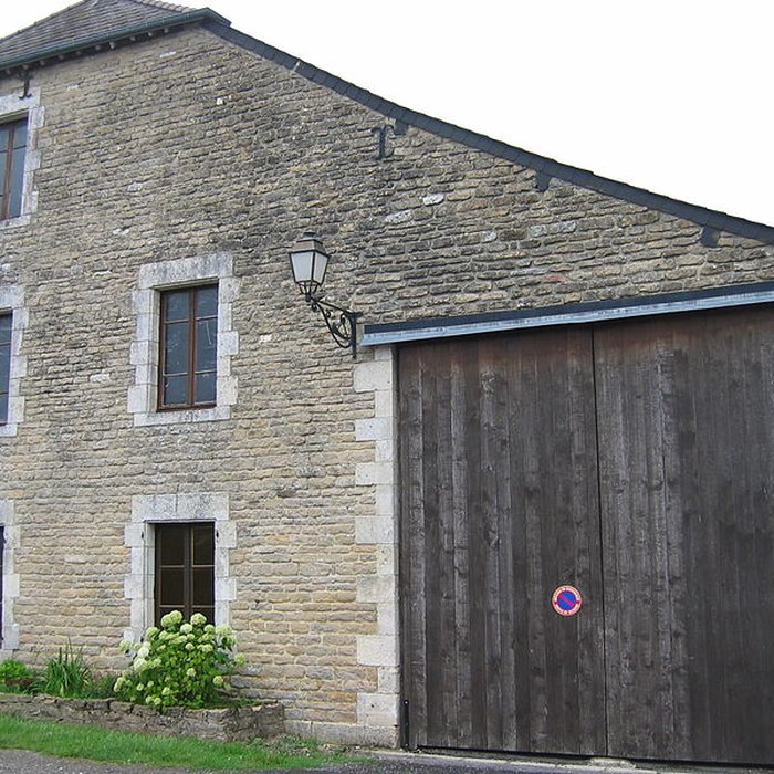 Photo de Relais de poste à chevaux à Launois-sur-Vence
