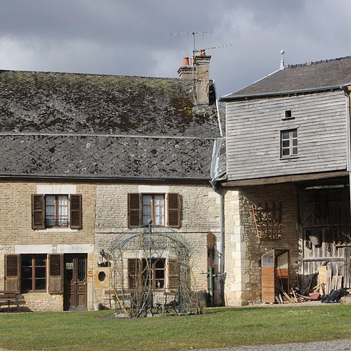 Photo de Relais de poste à chevaux à Launois-sur-Vence