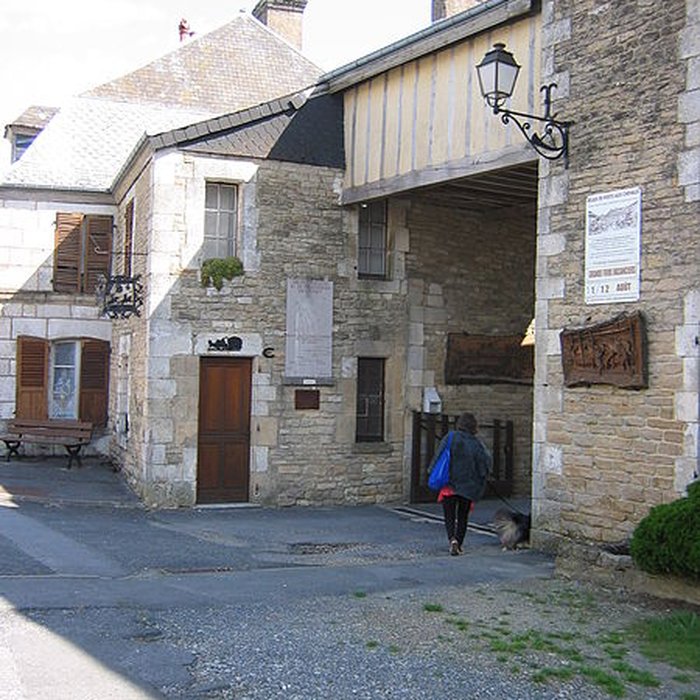 Photo de Relais de poste à chevaux à Launois-sur-Vence