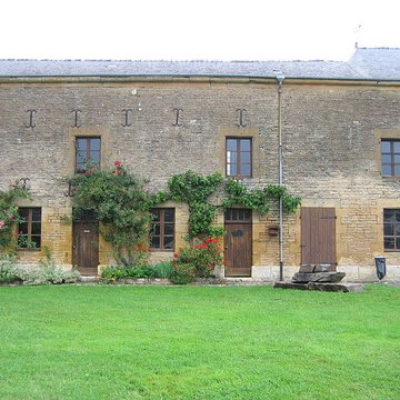 Relais de poste à chevaux à Launois-sur-Vence