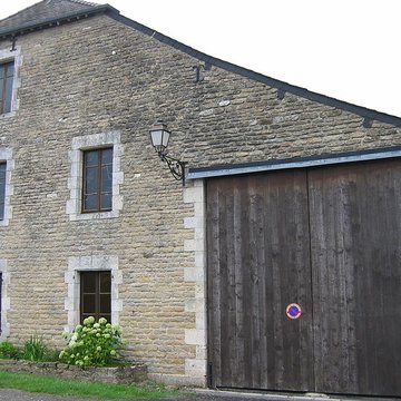 Relais de poste à chevaux à Launois-sur-Vence