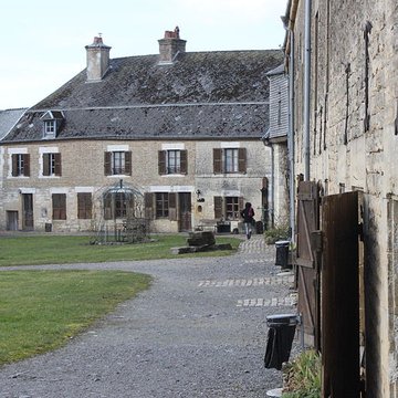 Relais de poste à chevaux à Launois-sur-Vence