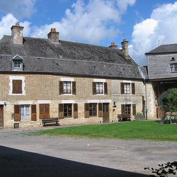 Relais de poste à chevaux à Launois-sur-Vence