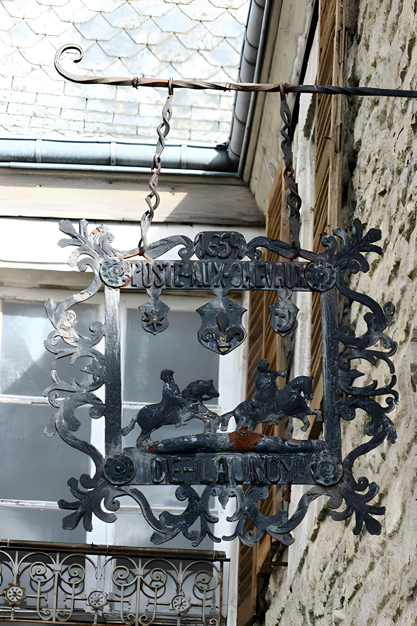 Relais de poste à chevaux à Launois-sur-Vence