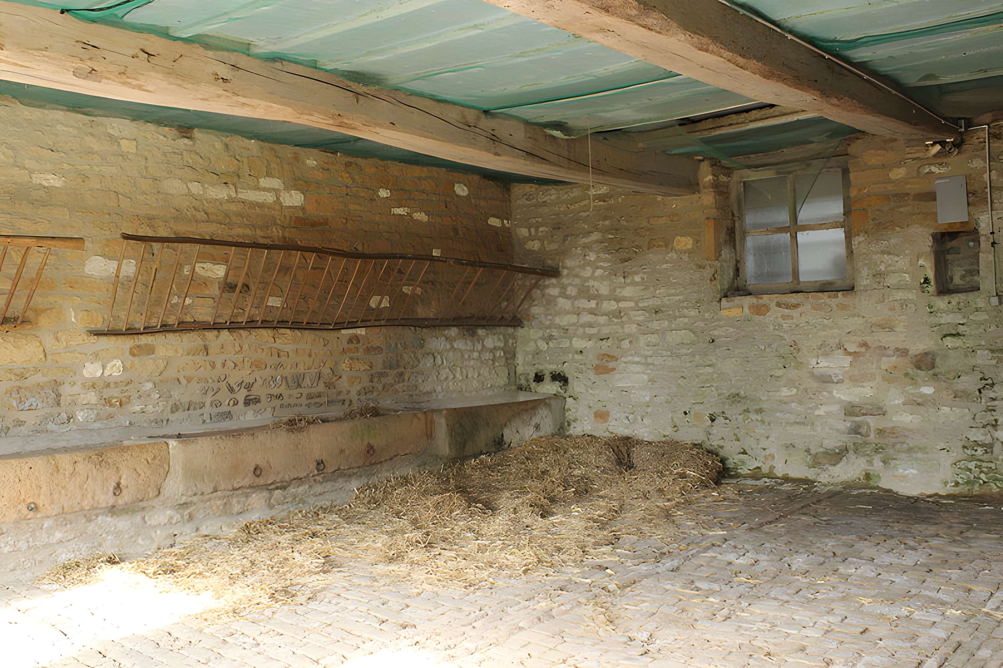 Relais de poste à chevaux à Launois-sur-Vence