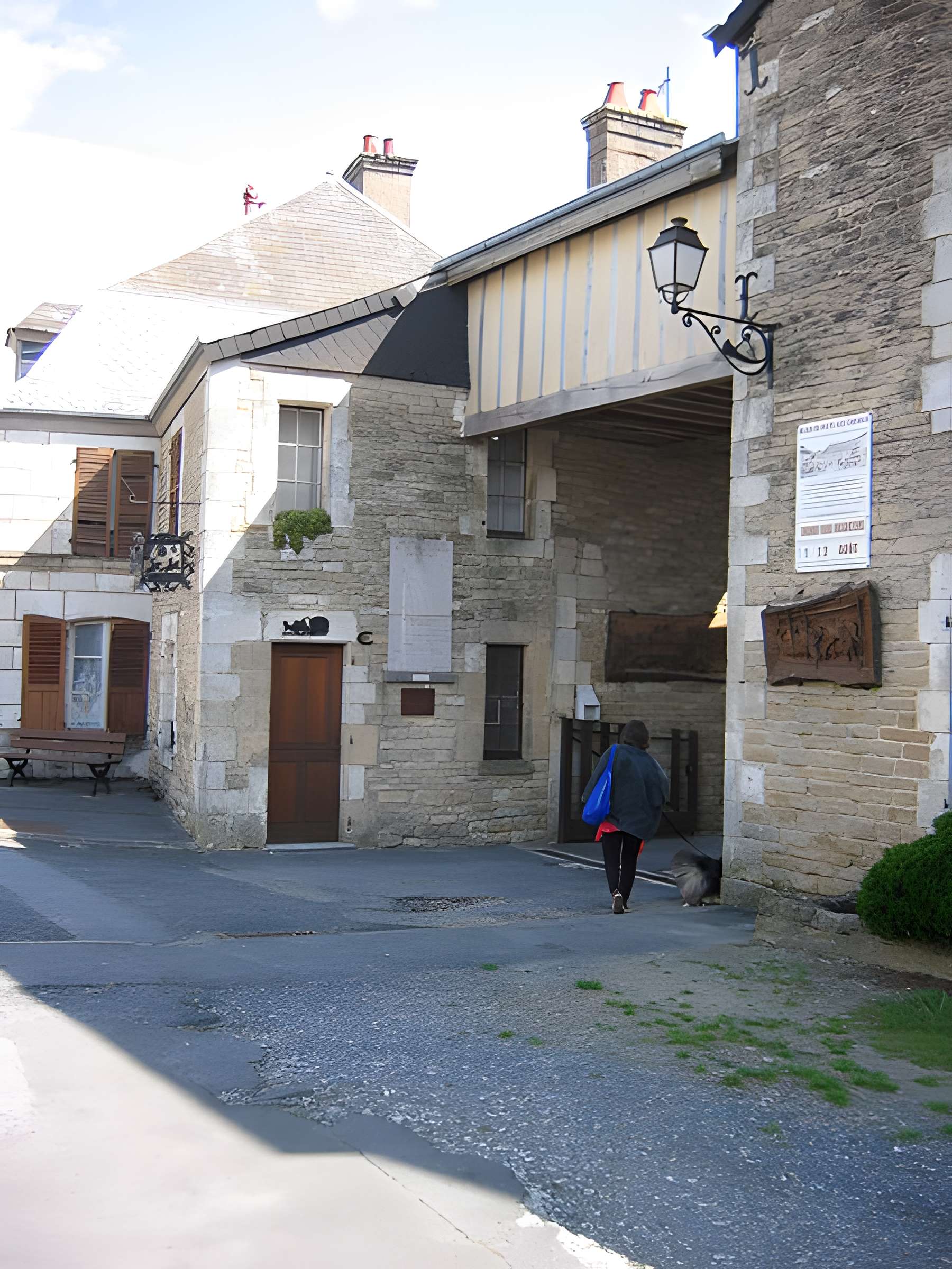 Relais de poste à chevaux à Launois-sur-Vence
