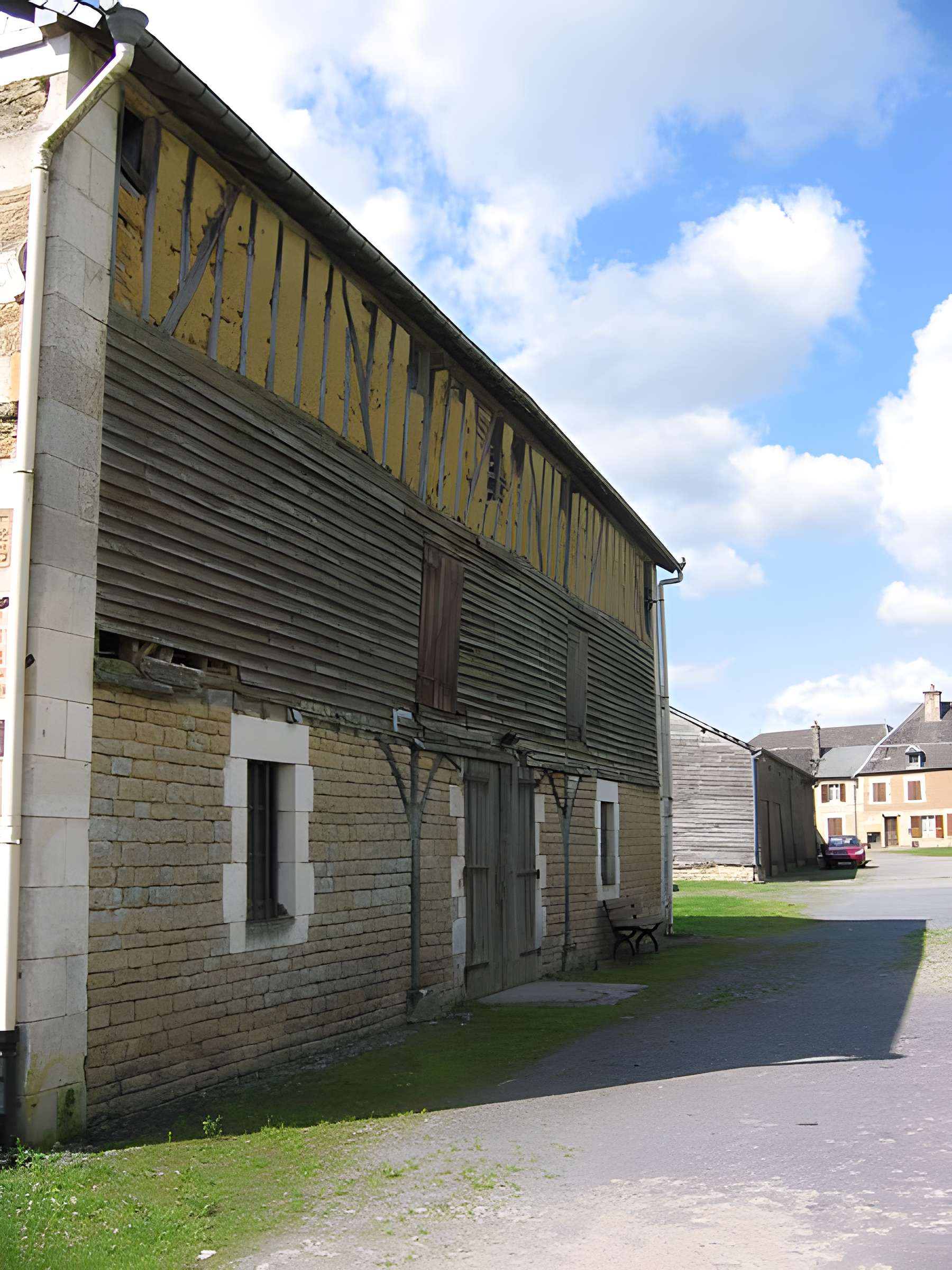 Relais de poste à chevaux à Launois-sur-Vence