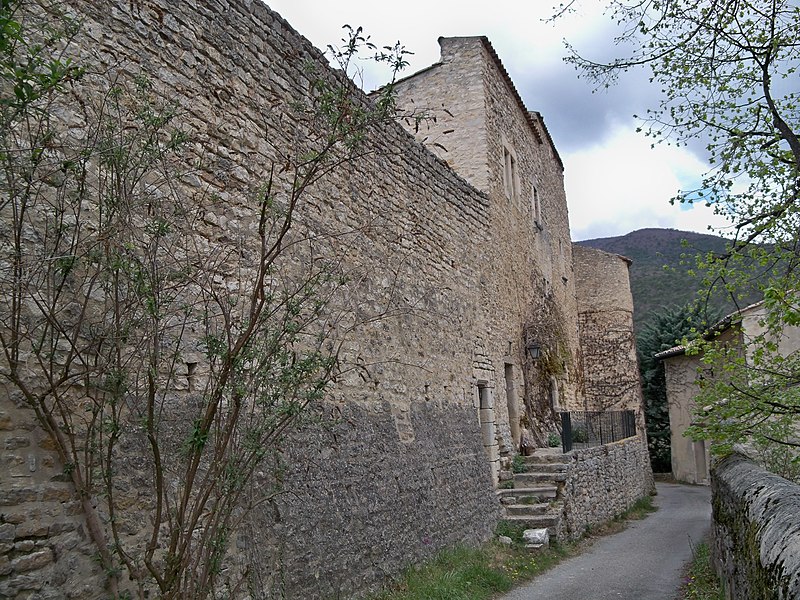 Rempart du Poët-Laval