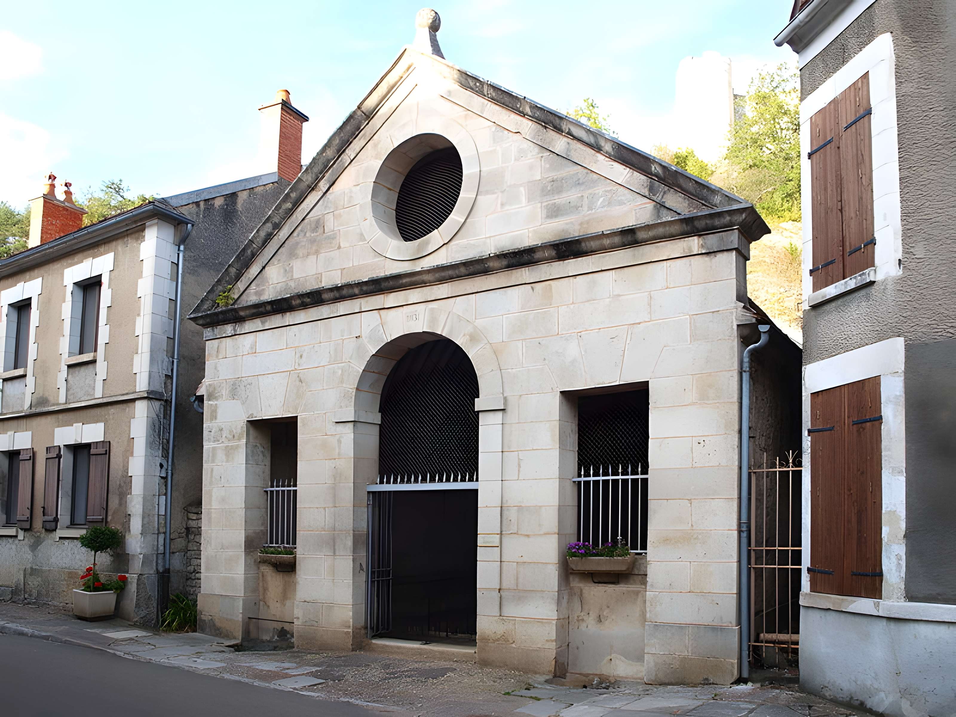 Lavoir de Druyes-les-Belles-Fontaines