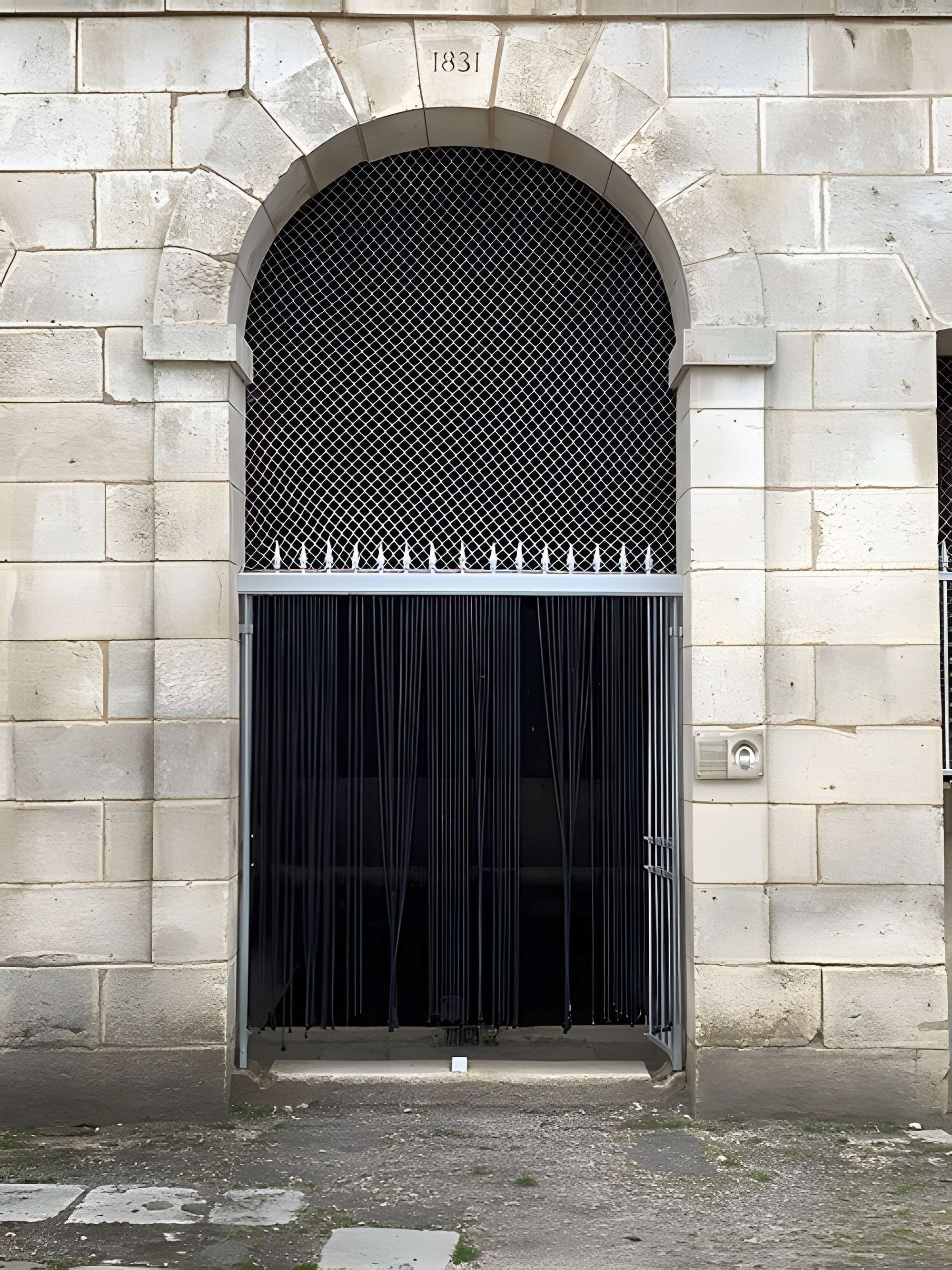Lavoir de Druyes-les-Belles-Fontaines
