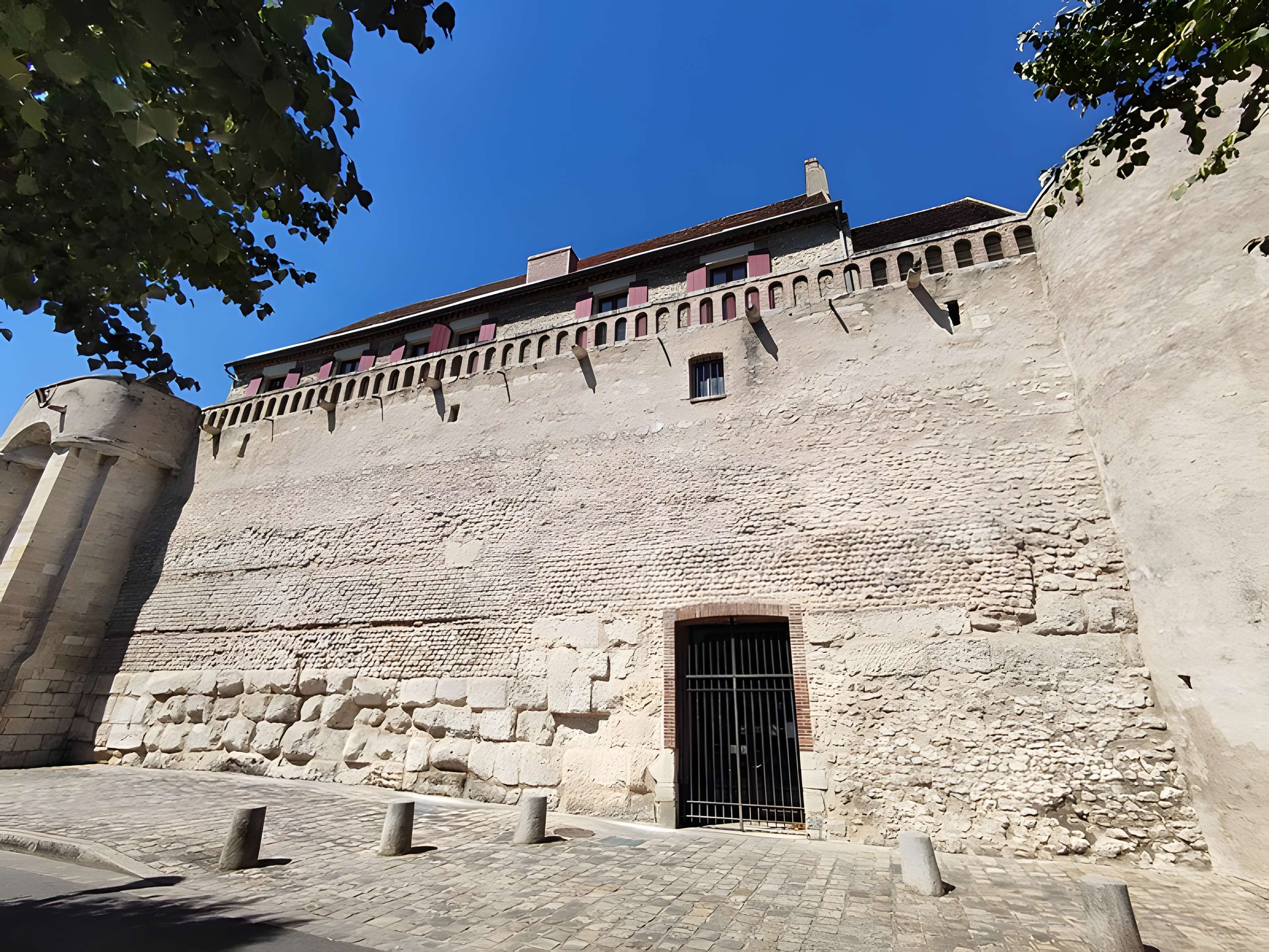 Rempart gallo-romain de Sens