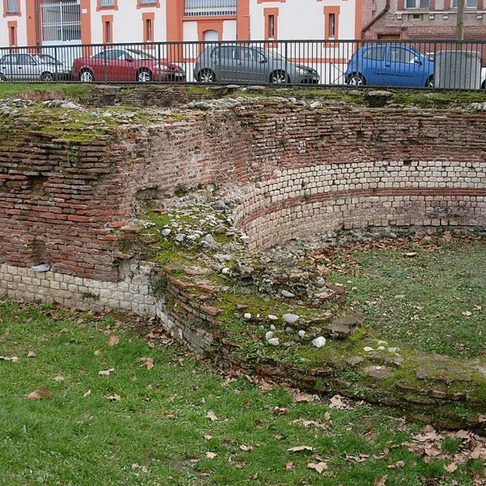 Photo de Tour des Hauts-Murats et vestiges de remparts gallo-romains attenants