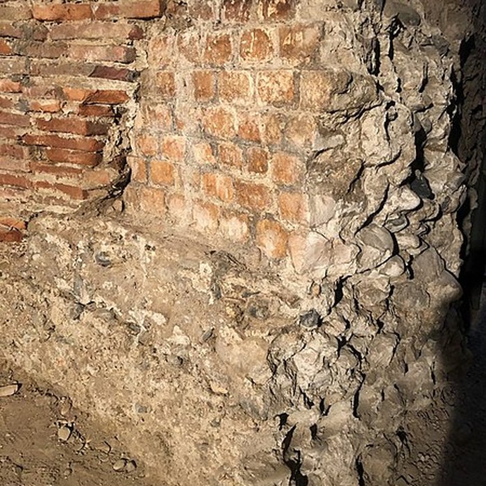 Photo de Tour des Hauts-Murats et vestiges de remparts gallo-romains attenants