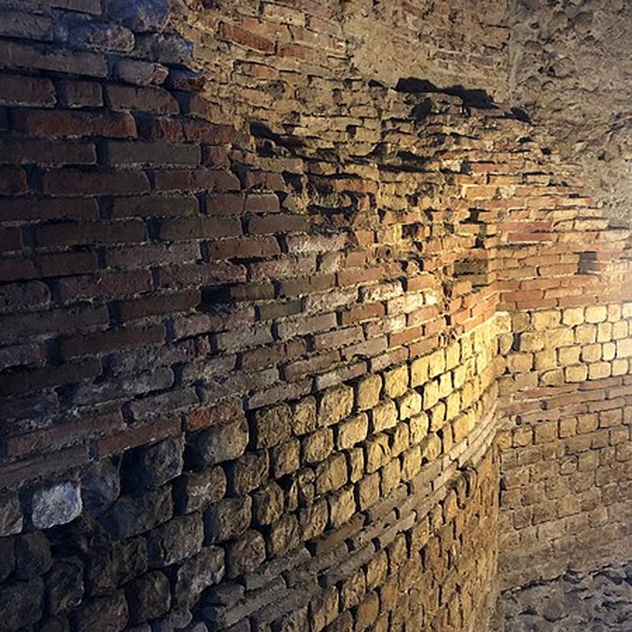 Photo de Tour des Hauts-Murats et vestiges de remparts gallo-romains attenants