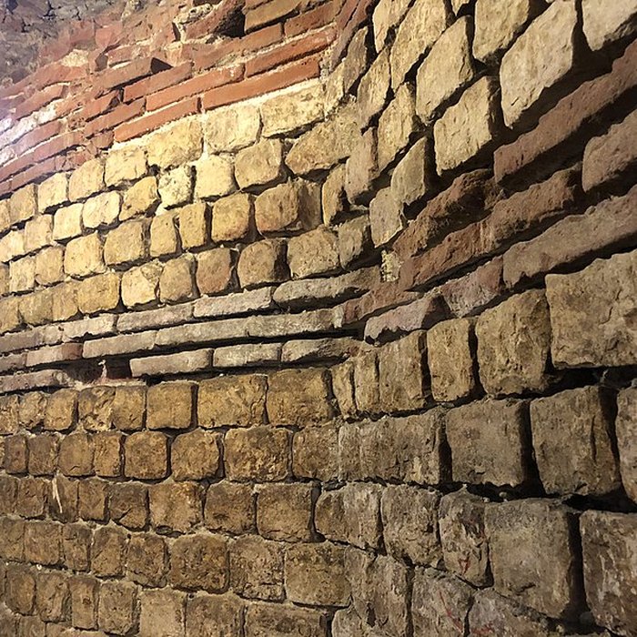 Photo de Tour des Hauts-Murats et vestiges de remparts gallo-romains attenants