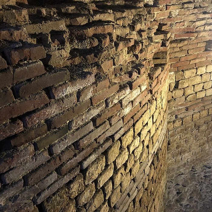 Photo de Tour des Hauts-Murats et vestiges de remparts gallo-romains attenants