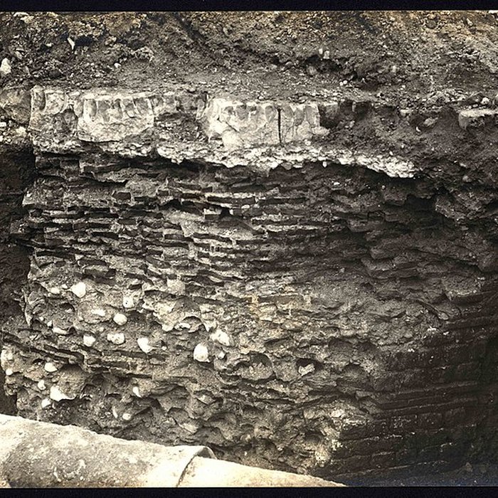 Photo de Tour des Hauts-Murats et vestiges de remparts gallo-romains attenants