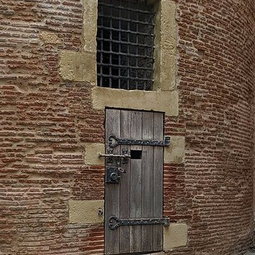 Tour des Hauts-Murats et vestiges de remparts gallo-romains attenants