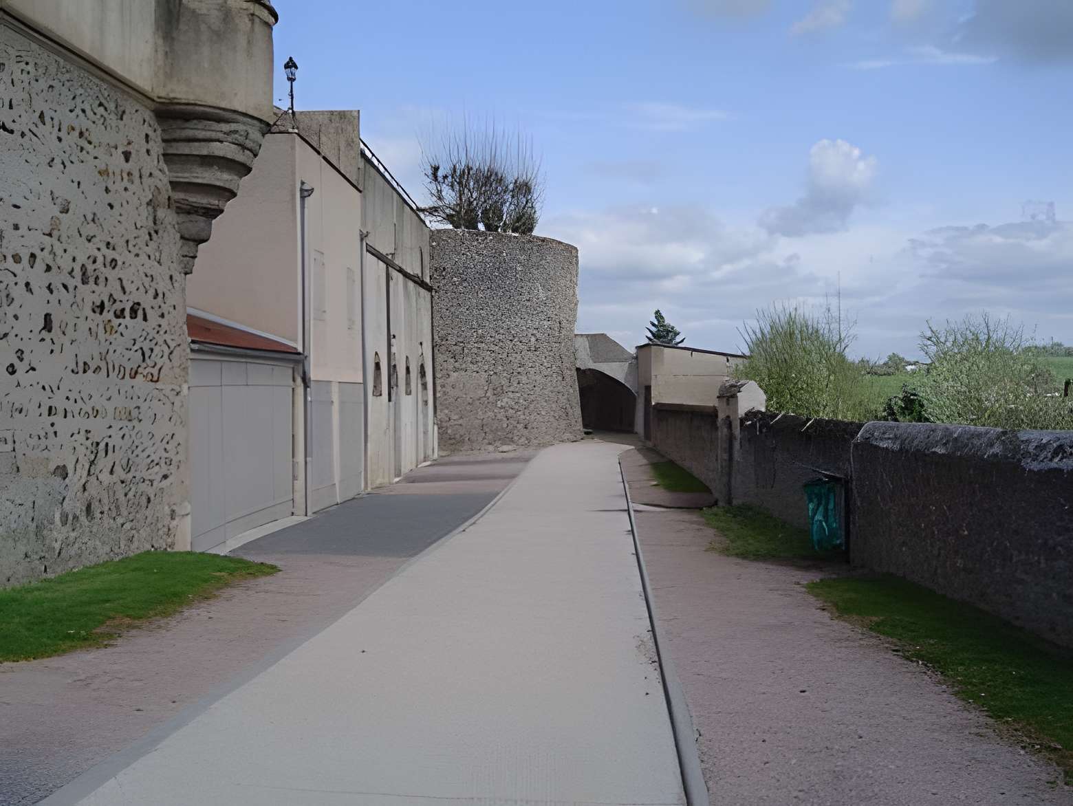 Remparts de Bourbon-Lancy 