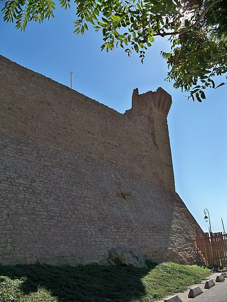 Remparts de Courthézon
