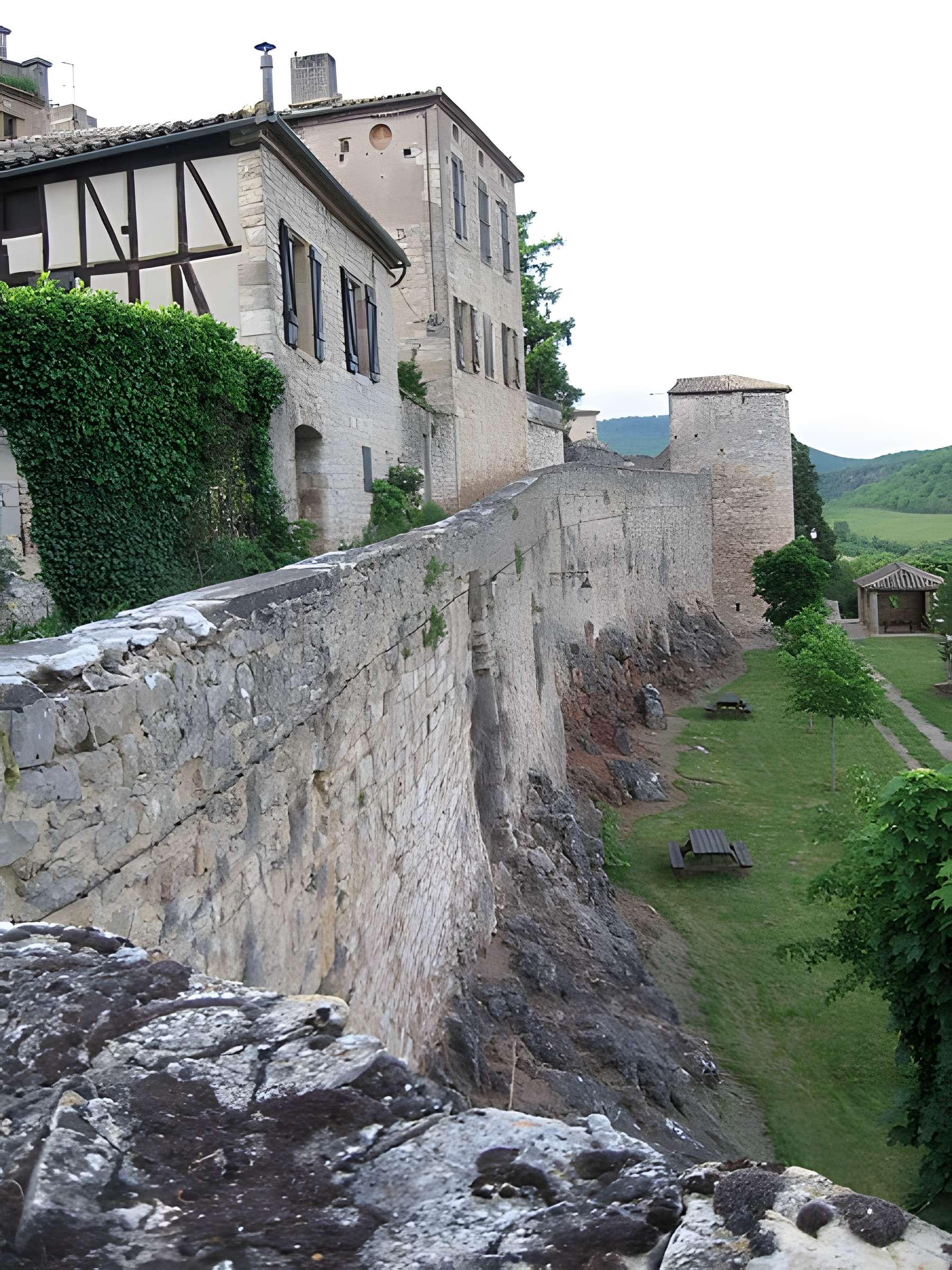 Remparts de Puycelsi