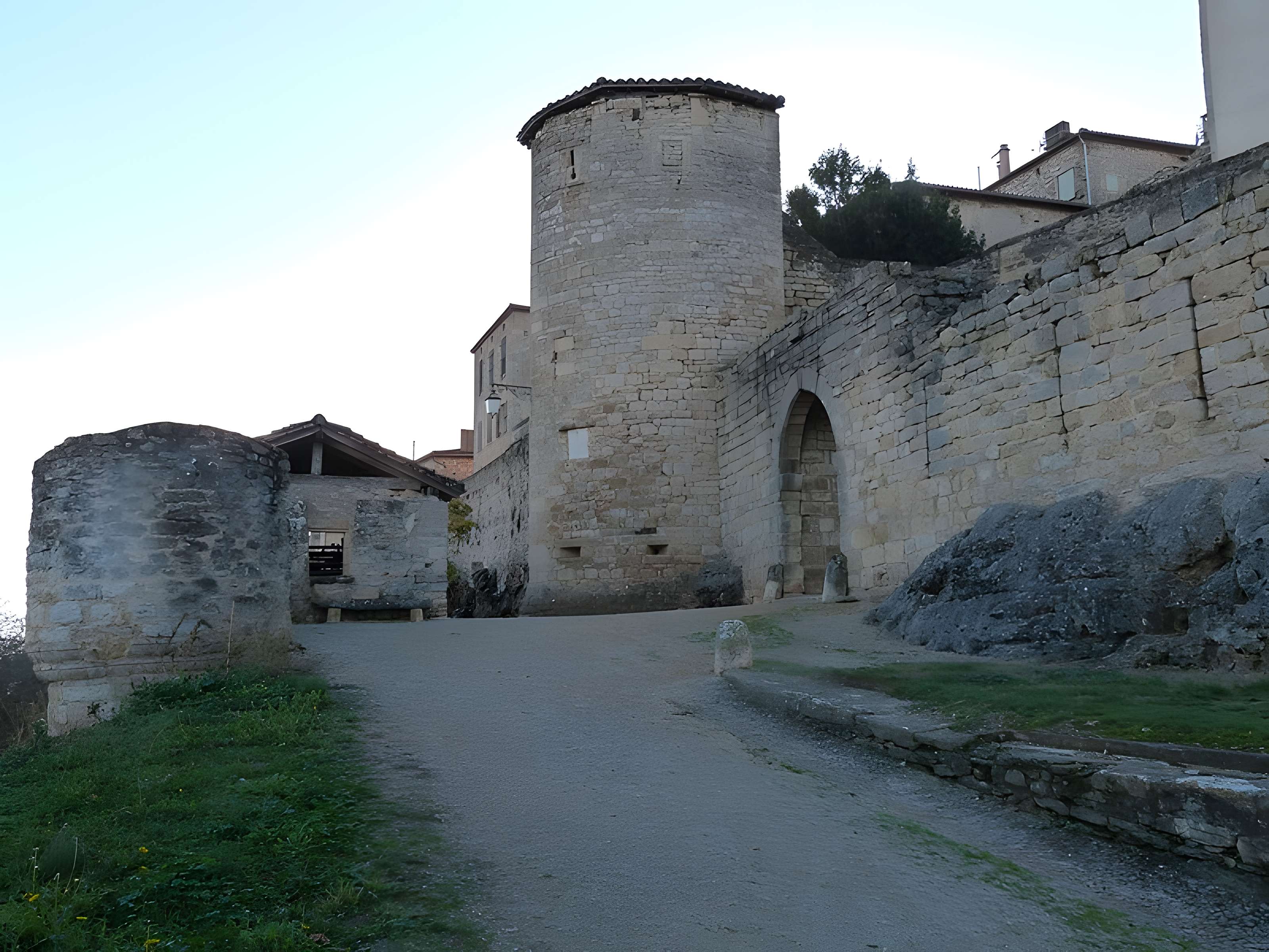 Remparts de Puycelsi