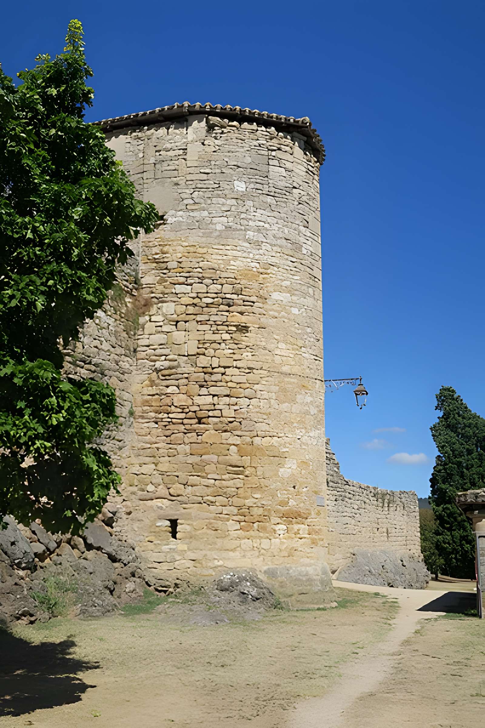 Remparts de Puycelsi
