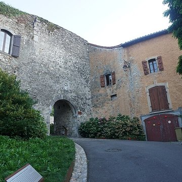 Enceinte de la ville haute de Saint-Bertrand-de-Comminges