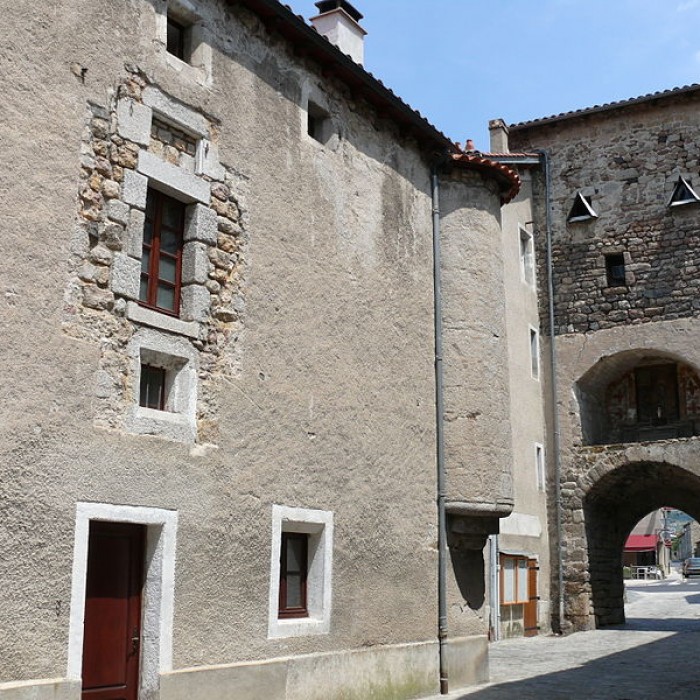 Photo de Remparts et Portes du Malzieu-Ville