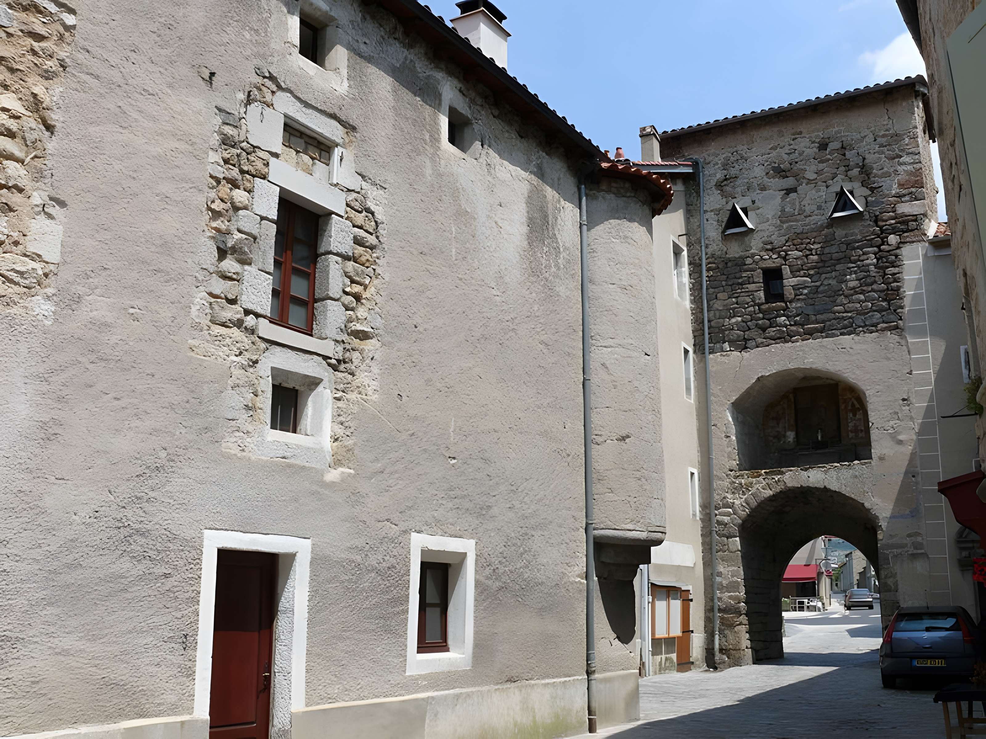 Remparts et Portes du Malzieu-Ville 