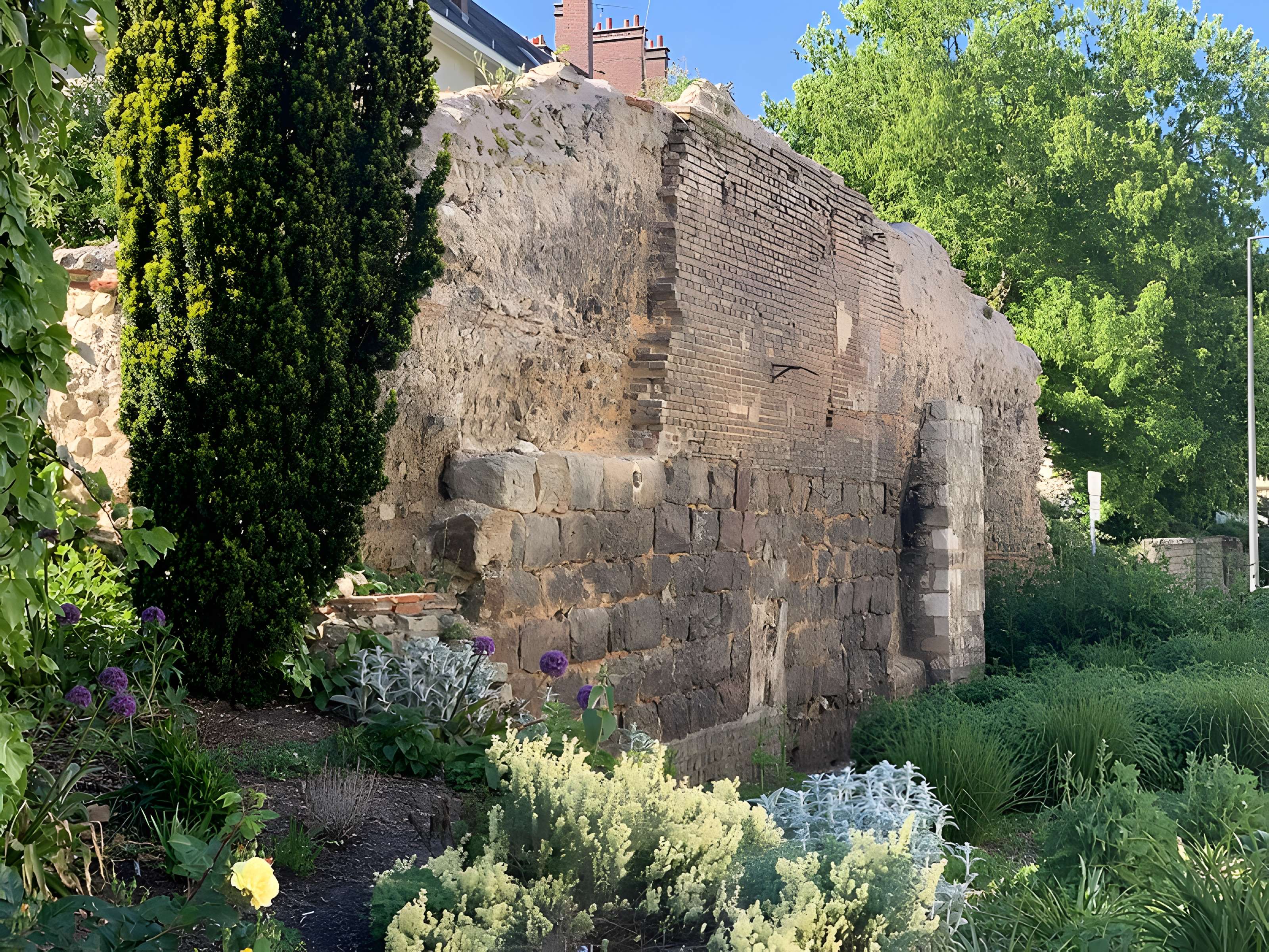 Remparts gallo-romains de Beauvais