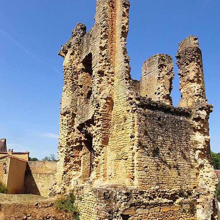 Photo de Restes de la tour de Saint-Alvere