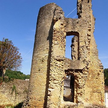 Restes de la tour de Saint-Alvere