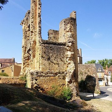 Restes de la tour de Saint-Alvere