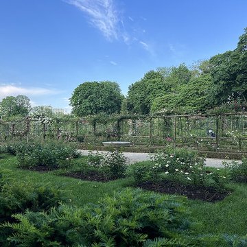 Roseraie du Val-de-Marne à LHaÿ-les-Roses