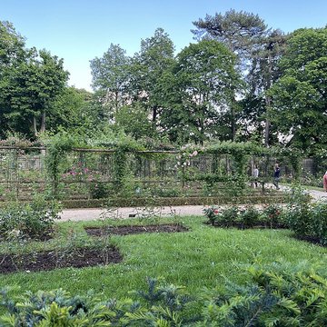 Roseraie du Val-de-Marne à LHaÿ-les-Roses