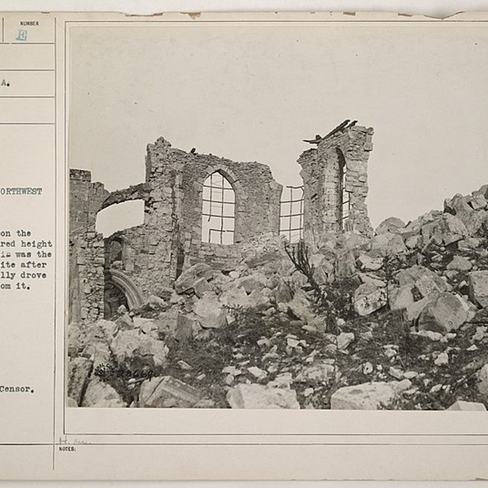 Photo de Ruine de la collégiale Saint-Germain à Montfaucon-dArgonne