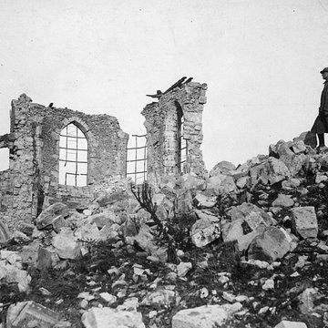 Ruine de la collégiale Saint-Germain à Montfaucon-dArgonne