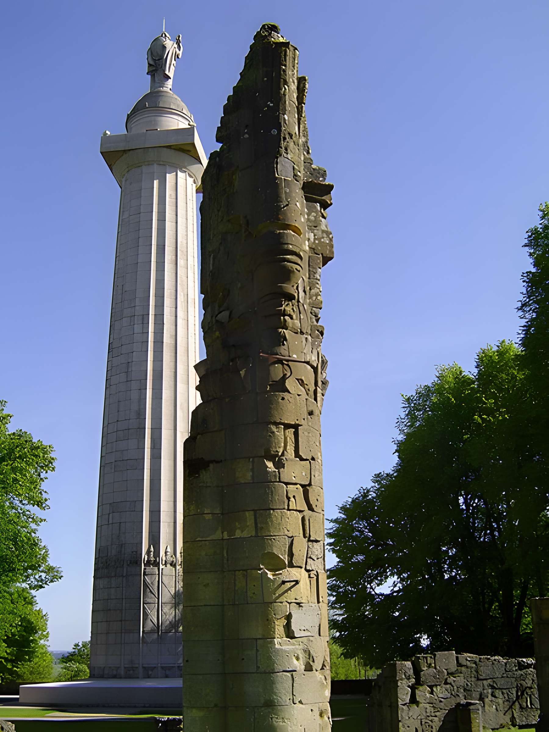 Ruine de la collégiale Saint-Germain à Montfaucon-d'Argonne