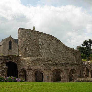 Ruines de la rotonde dite Temple de Lanleff