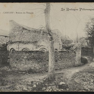 Ruines de la rotonde dite Temple de Lanleff