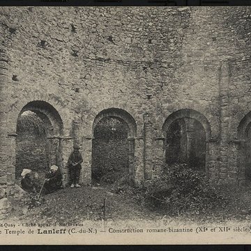 Ruines de la rotonde dite Temple de Lanleff