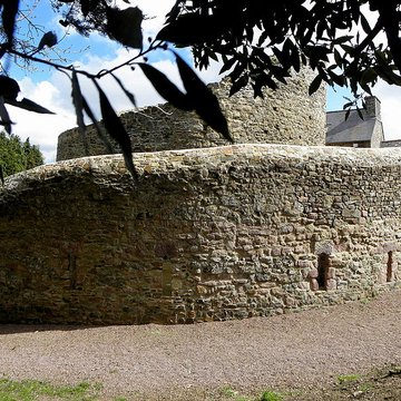 Ruines de la rotonde dite Temple de Lanleff
