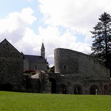 Ruines de la rotonde dite Temple de Lanleff