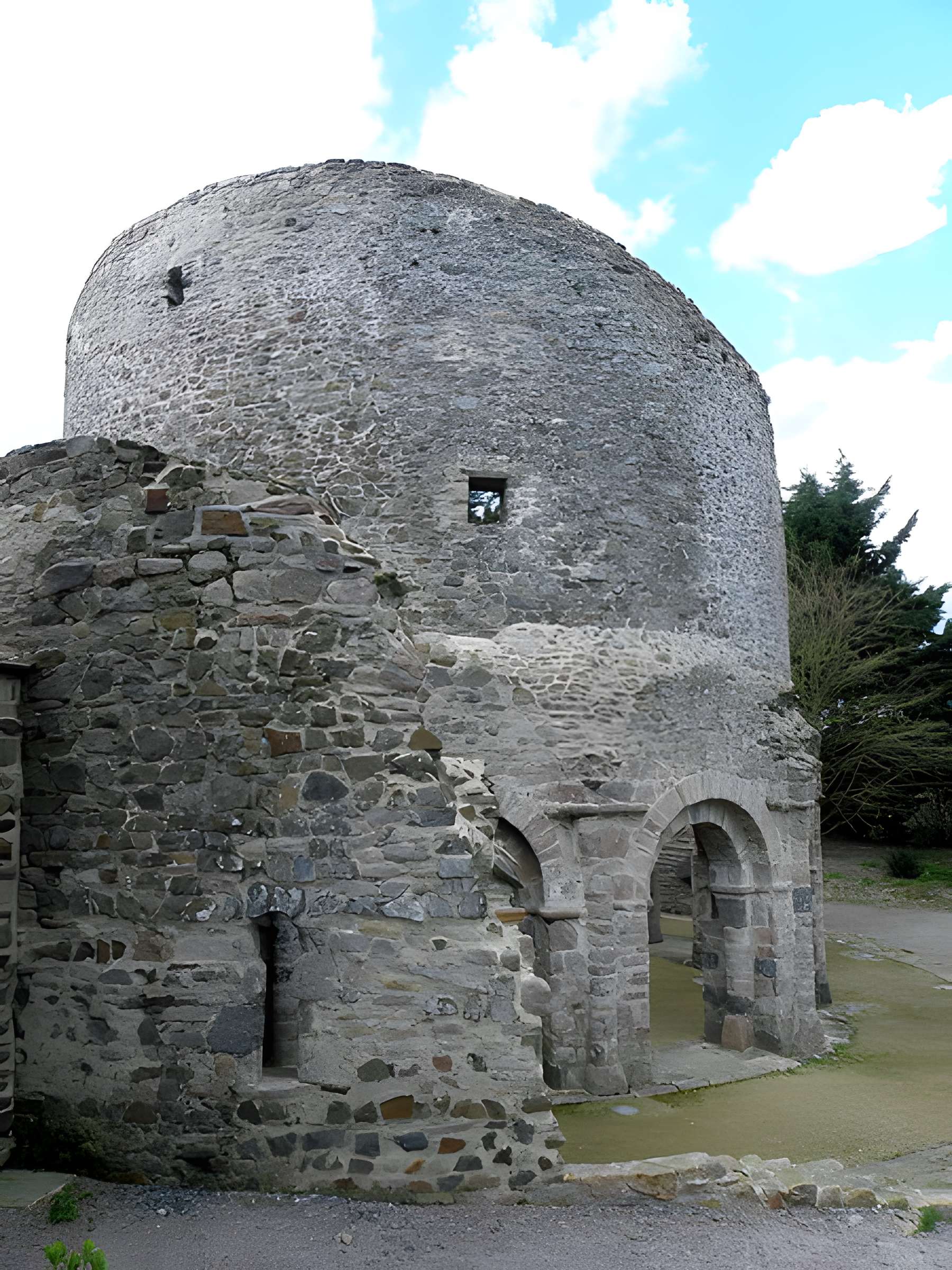 Ruines de la rotonde dite Temple de Lanleff