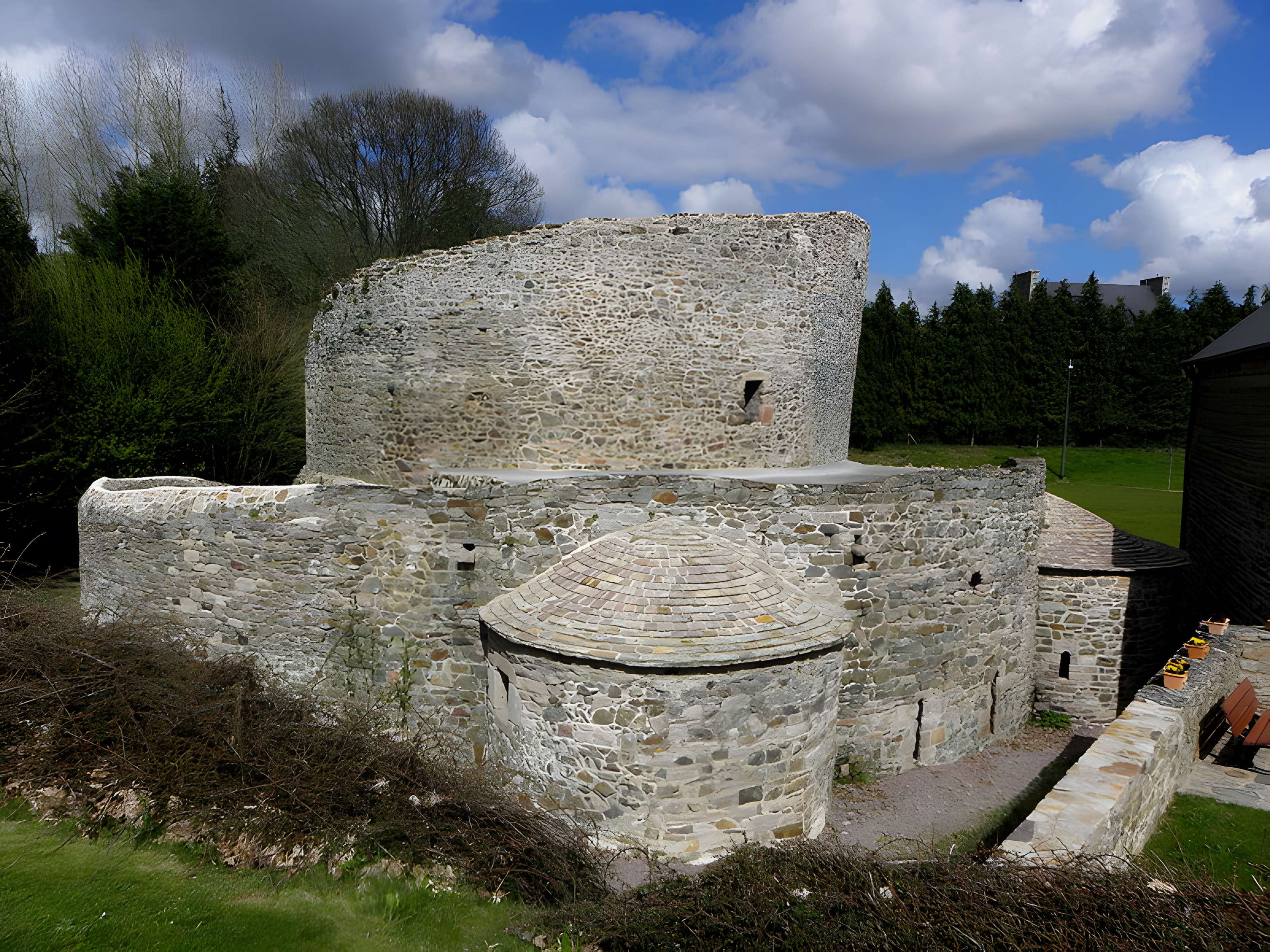 Ruines de la rotonde dite Temple de Lanleff
