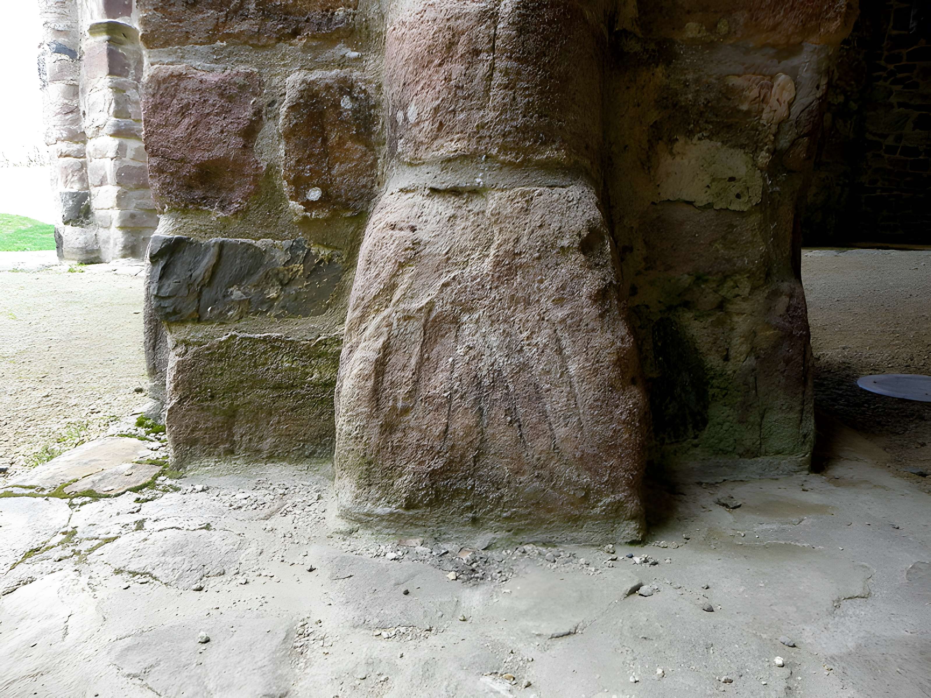 Ruines de la rotonde dite Temple de Lanleff