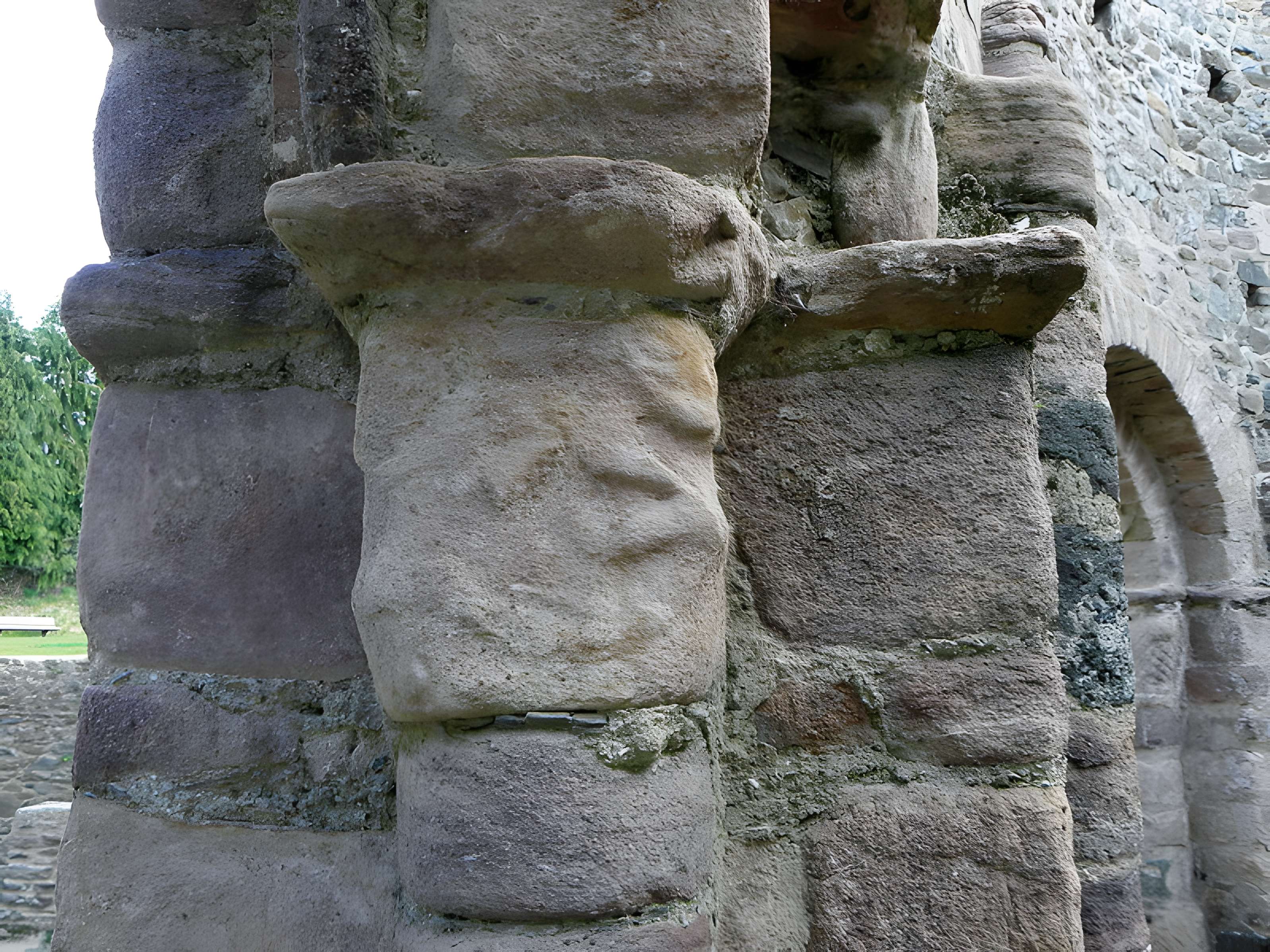Ruines de la rotonde dite Temple de Lanleff