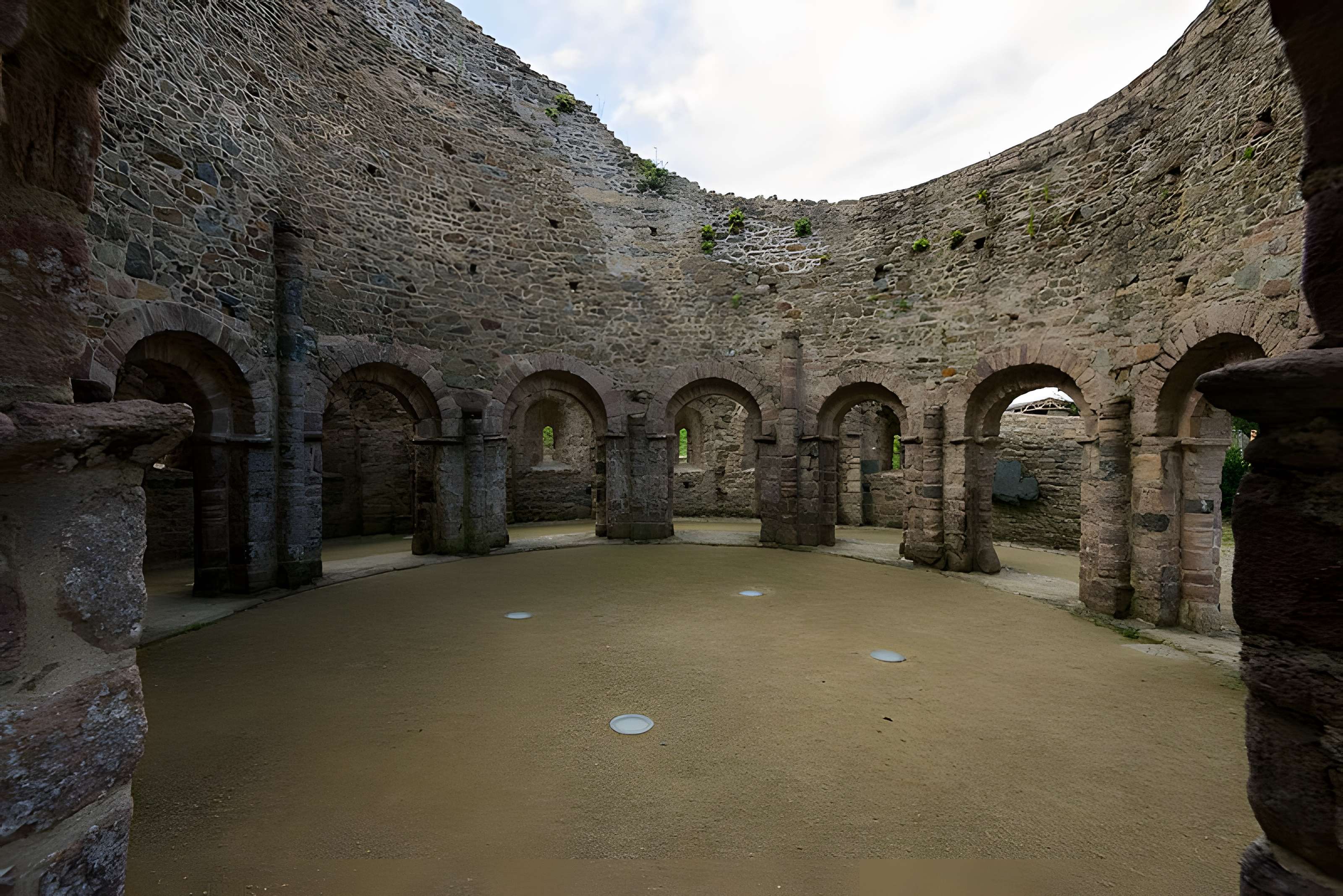 Ruines de la rotonde dite Temple de Lanleff