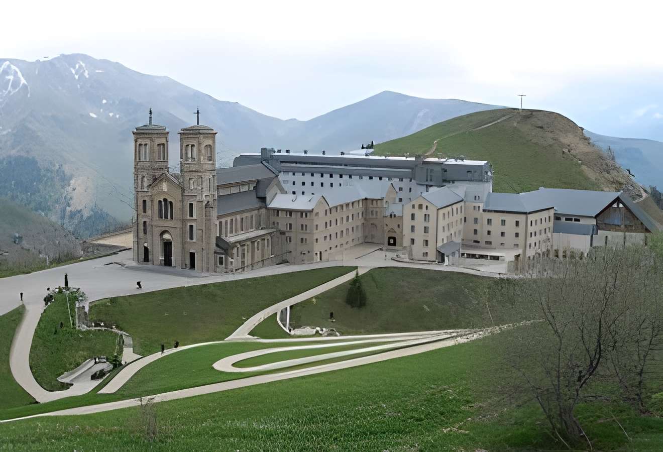 Sanctuaire de Notre-Dame de la Salette 